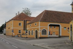 hofeinfahrt_geschlossen