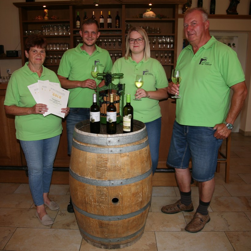 hzg_32_3xgold_fuer_mammutkeller